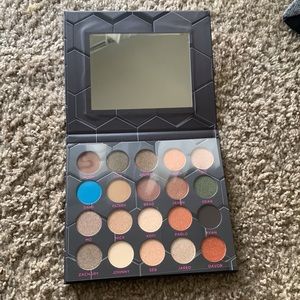 Bee beauty London “Barbarella” 12 shade eyeshadow palette